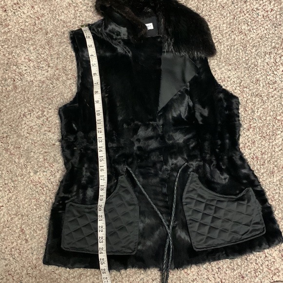 Carolina Herrera fur vest - Picture 8 of 13